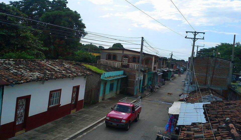 Puente Arce, El Salvador: typical and untypical town