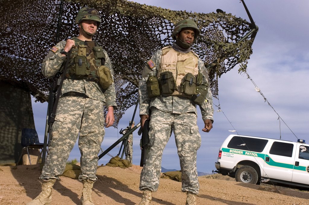 USA agents patrol the Mexico border